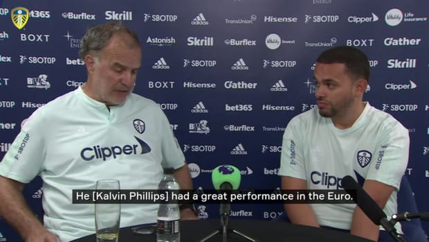 Bielsa confirms his contract is sorted, praises Phillips and reacts to Messi’s news